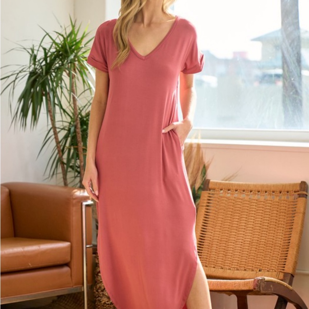 Casual Mauve V-Neck Dress with Pockets